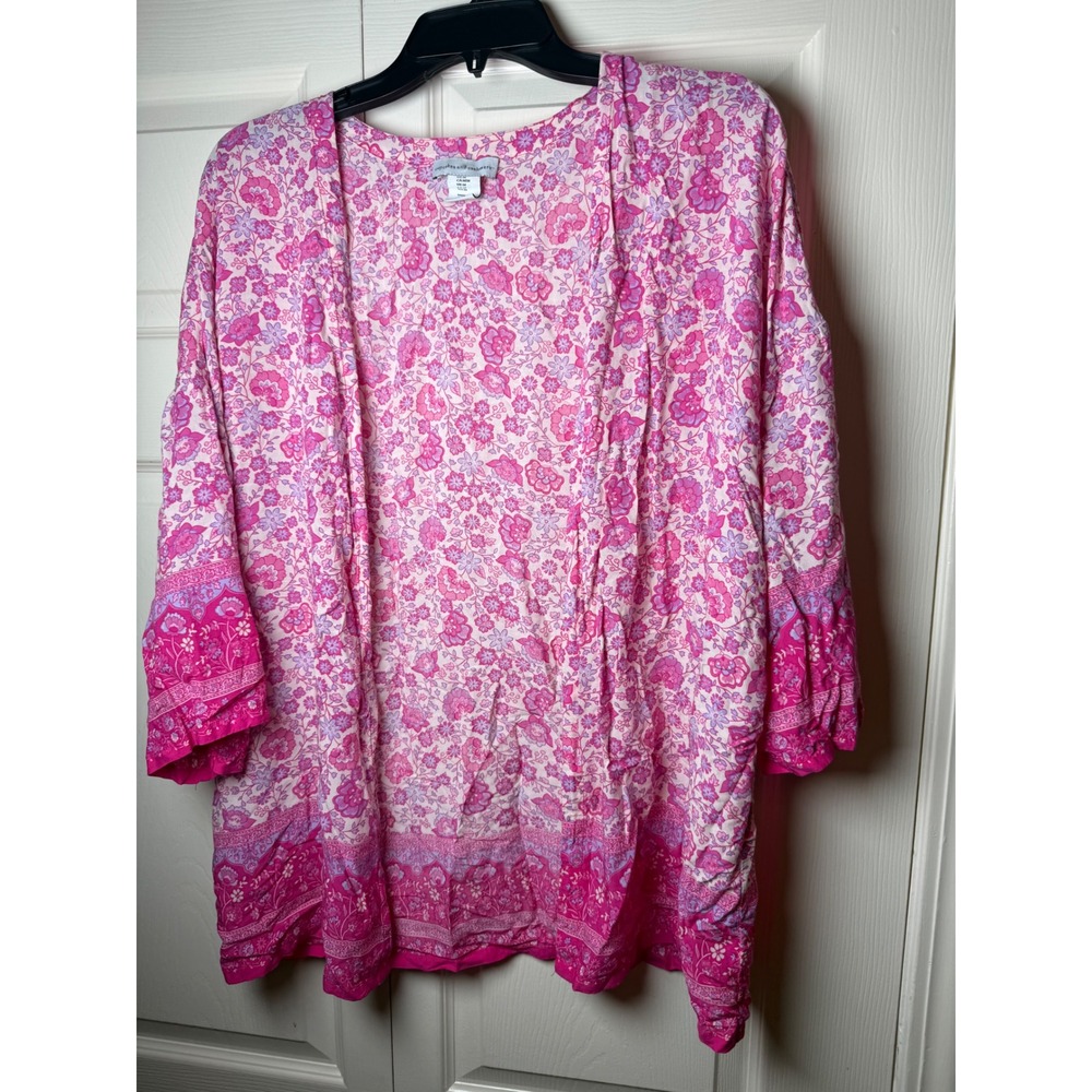 Cupcakes and Cashmere Pink Floral Kimono Cardigan Open Front Boho Rayon Medium